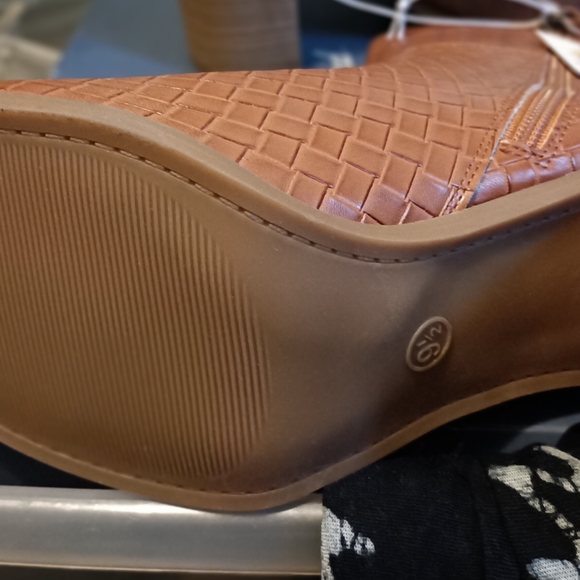 Arden mid boot universal thread wo sz9.5 - Picture 5 of 10